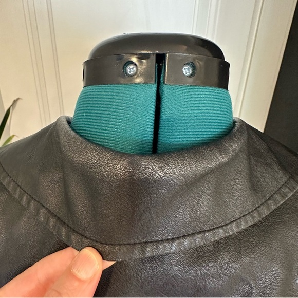 Universal Thread faux leather jacket size small - Picture 10 of 16